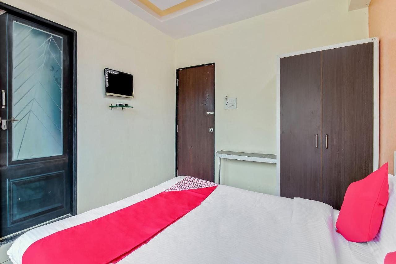 Chalisgaon Oyo Flagship 48365 Hotel Shiva'S Castle חדר תמונה