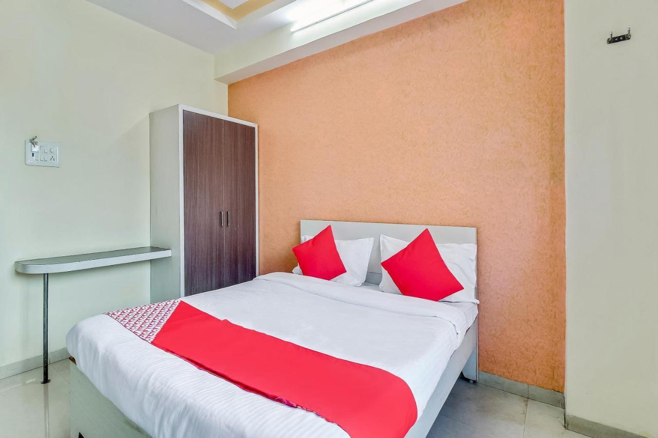 Chalisgaon Oyo Flagship 48365 Hotel Shiva'S Castle מראה חיצוני תמונה